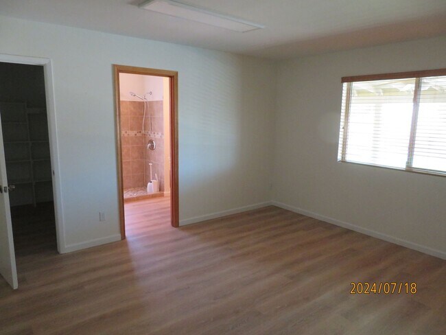 Building Photo - Centrally Located Family Home for Rent
