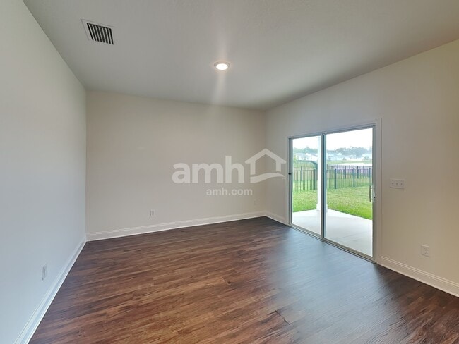 Building Photo - 240 Banyan Frst Dr