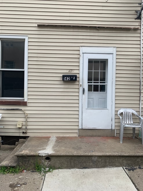 Building Photo - 142 S Union St