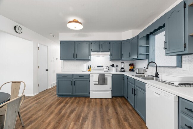 Building Photo - 11814 Flushing Dr