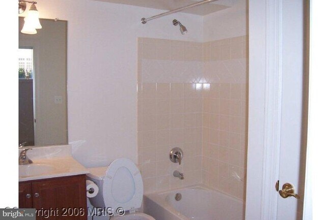 Building Photo - 15520 Tuxedo Ln