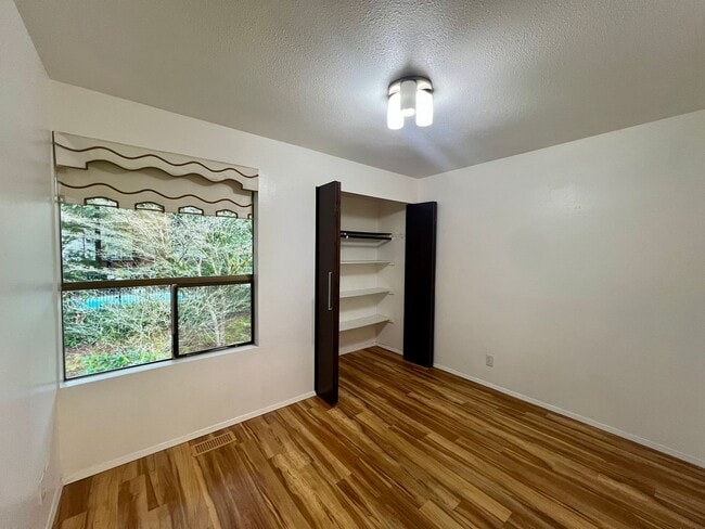 Building Photo - Westside Condo w/ Pool & Garage (Water Included)