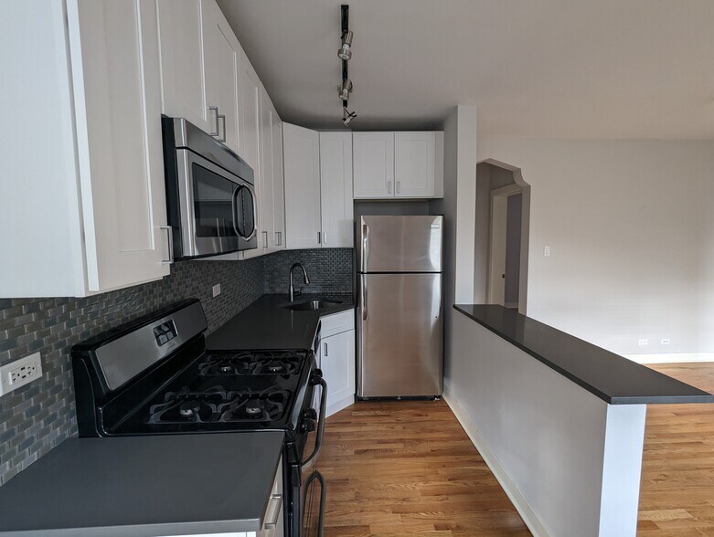 Building Photo - 2430 N Kedzie Blvd