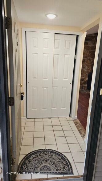 Building Photo - 451 Redbud Ct