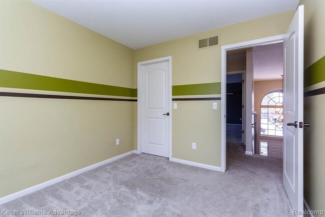 Building Photo - 24975 Bloomfield Ct