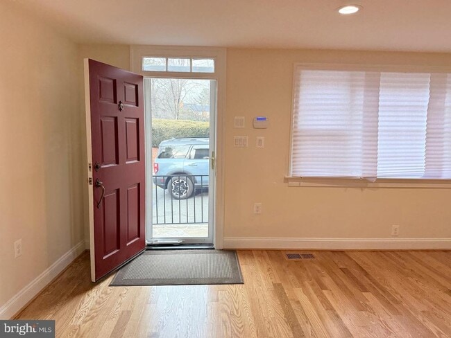 Building Photo - 217 W.Market Street