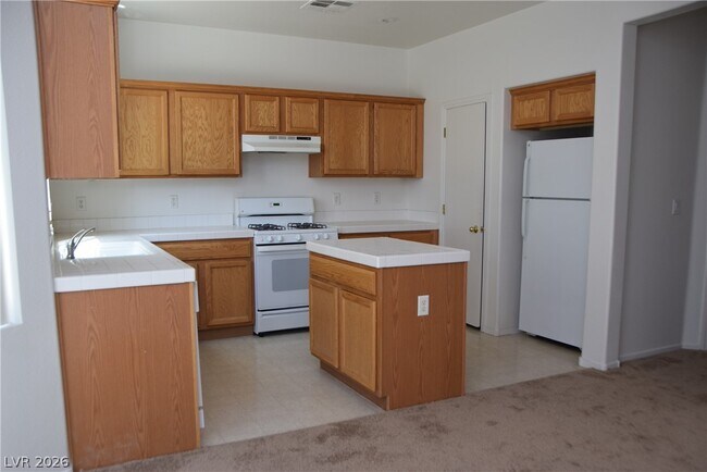 Building Photo - 9493 Grove Ridge Ave