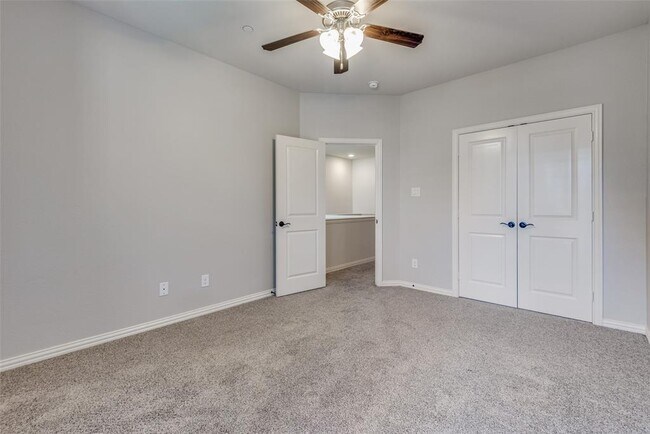 Building Photo - 4646 Rhett Ln