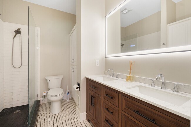 Building Photo - 1253 Magnolia Curve