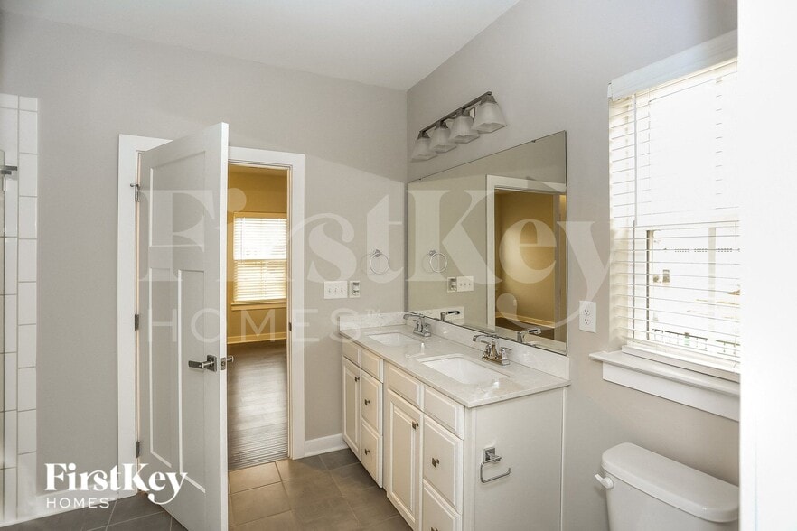 Building Photo - 6425 Brighton Park Dr