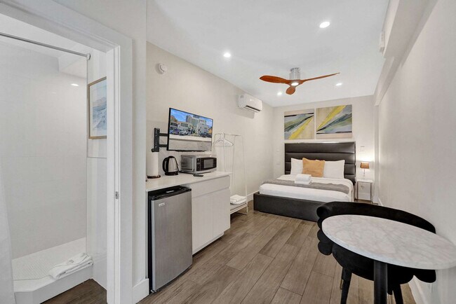 Building Photo - 3020 Seville St