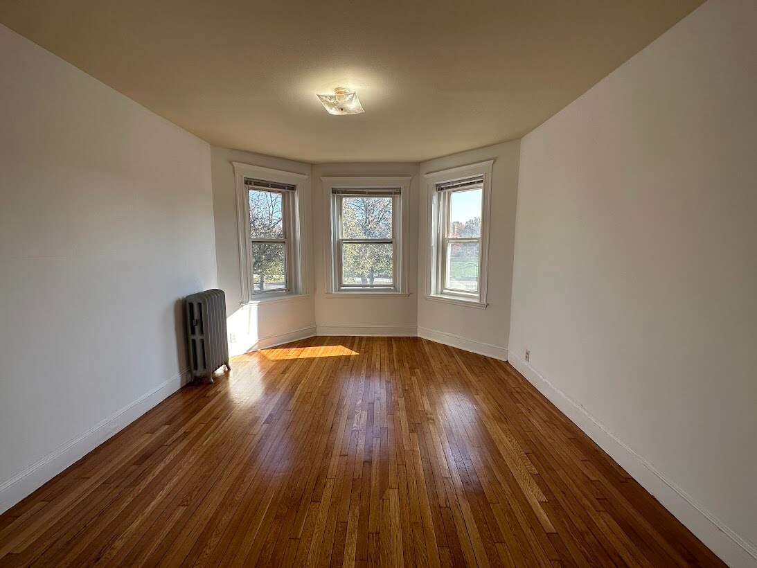 Building Photo - 20 Kilmarnock St