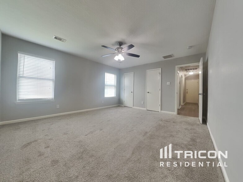 Building Photo - 6535 Providence View Ln