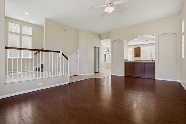 Building Photo - 3 Bedroom Home Available Now!