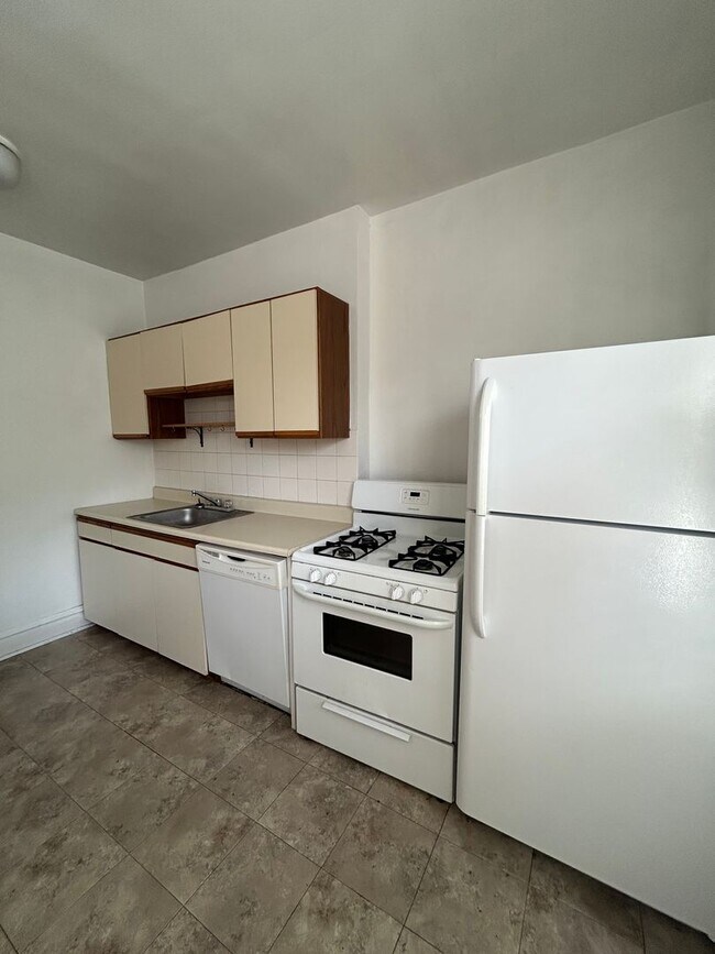 Building Photo - 4157 N. Damen-#2
