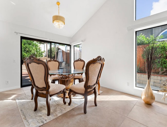 Building Photo - 13 Heather Hill Ln