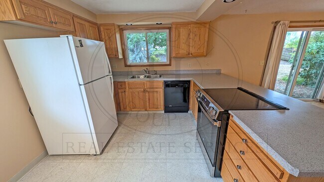 Building Photo - 15166 SE Topaz Ave