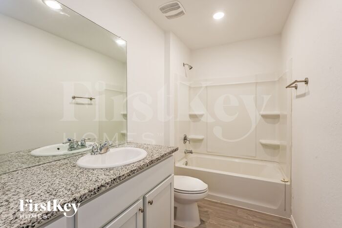 Building Photo - 1339 White Willow