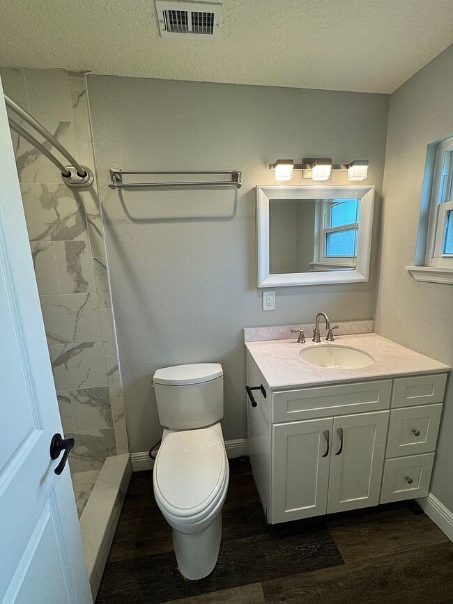 Building Photo - 2937 Fountainhead Blvd