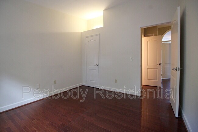 Building Photo - 8027 Merry Oaks Ct