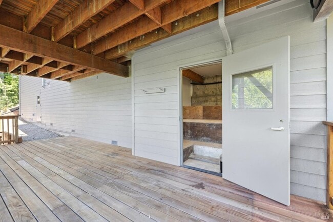 Building Photo - Newly Renovated Ross Four Bedroom & Three Bathroom Home on 1/2 acre with AC and Views