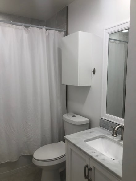 Building Photo - 5968 NW Favian Ave