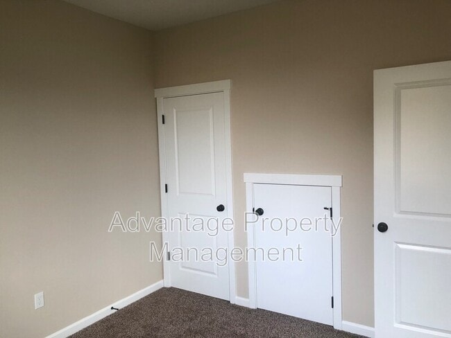 Building Photo - 5836 NE Chandra Ct