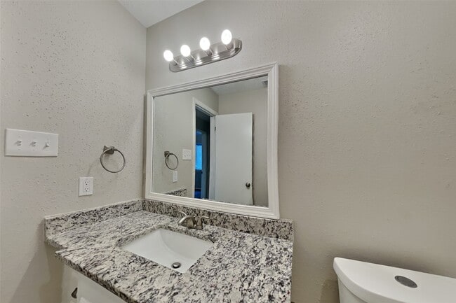 Building Photo - 13215 Noble Crest Dr