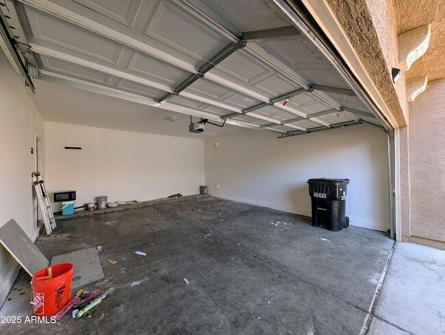 Building Photo - 3848 E Pollack St