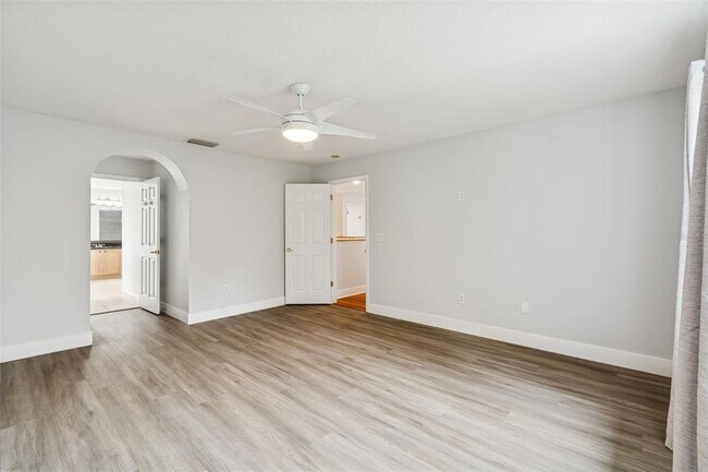 Building Photo - 18154 Sandy Pointe Dr