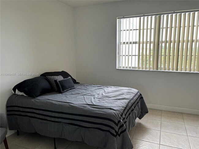 Building Photo - 10900 SW 104th St