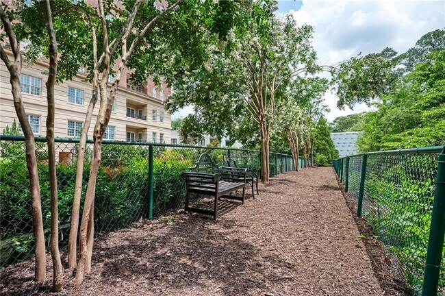 Building Photo - 3657 Peachtree Rd NE