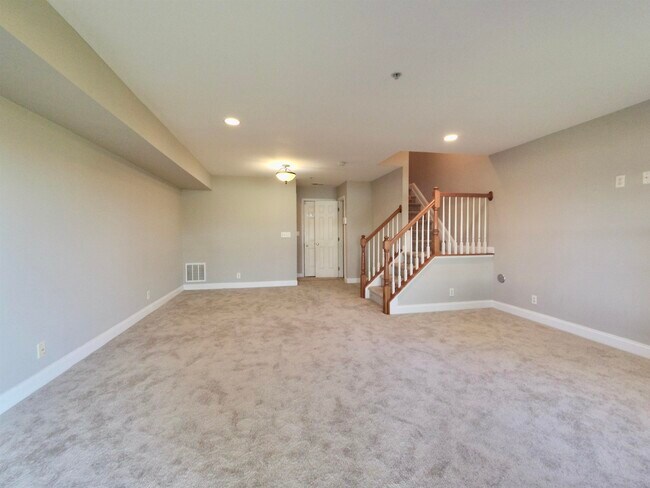 Building Photo - 25 MALLARD Pl