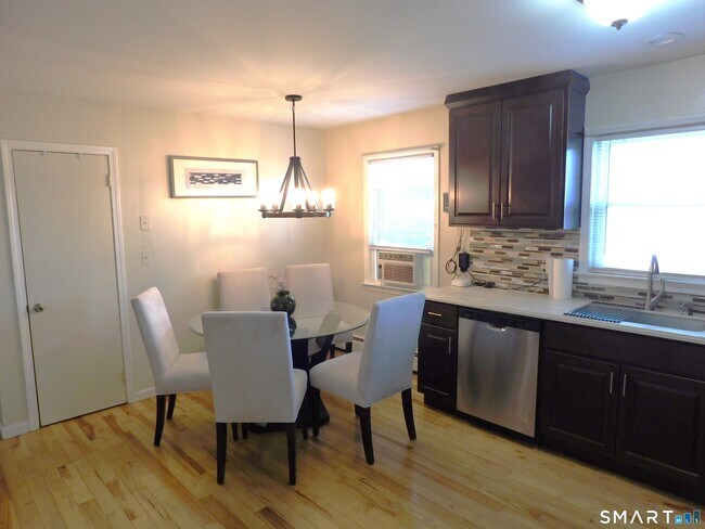 Building Photo - 26 Dayton Rd