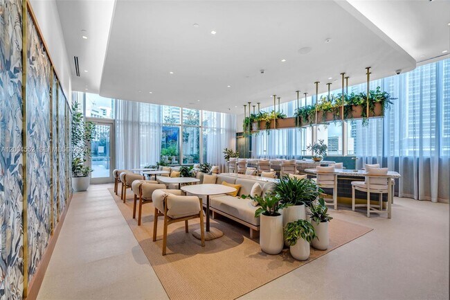 Building Photo - 77 SE 5th St