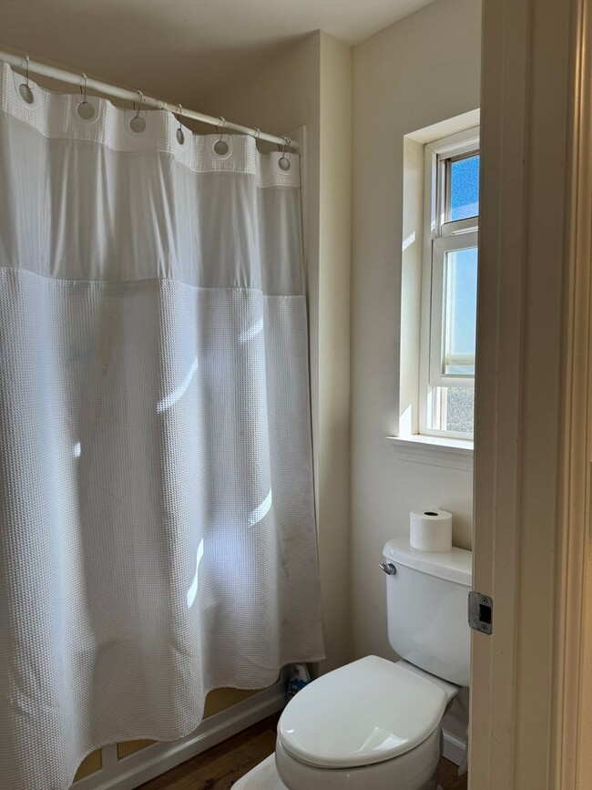 Building Photo - For Rent – Legends at Maui Lani | Spacious 4-Bedroom, 2.5-Bath Home