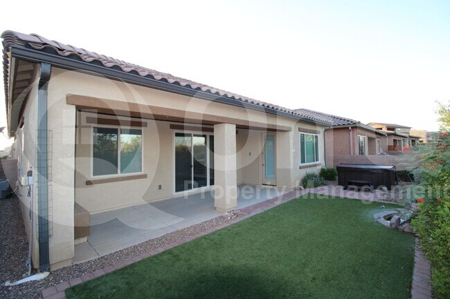 Building Photo - 13030 N Spinystar Dr