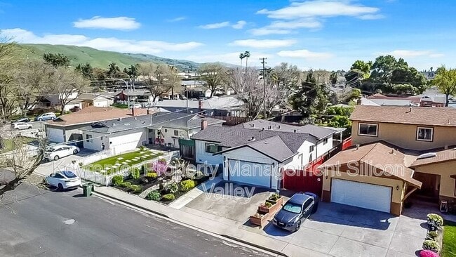 Building Photo - 1214 Park Heights Dr