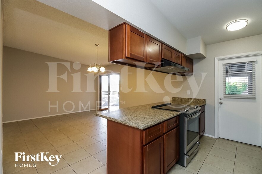 Building Photo - 339 W Santa Cruz Dr