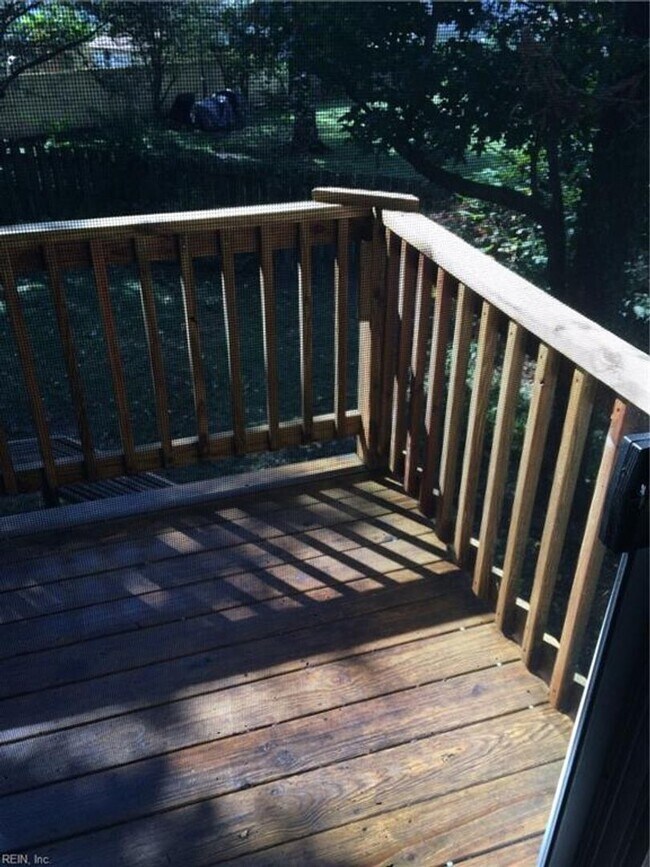 Building Photo - Chimney Hill