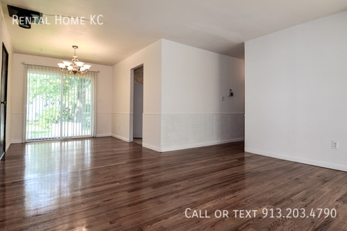 Building Photo - 9010 W 101st St