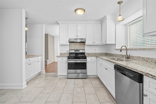 Building Photo - 22514 Round Valley Dr