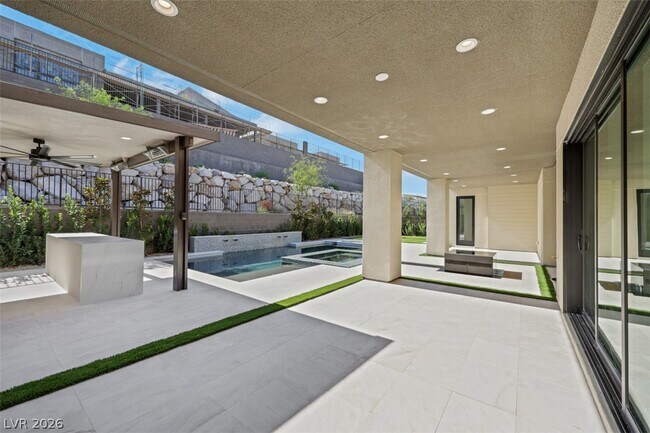 Building Photo - 4803 Verde Bloom St