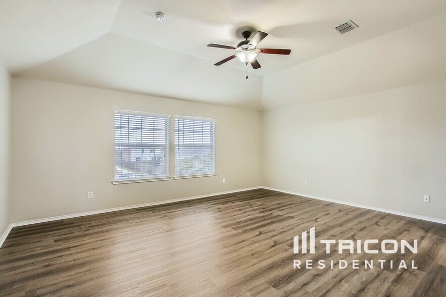 Building Photo - 2021 Cone Flower Dr