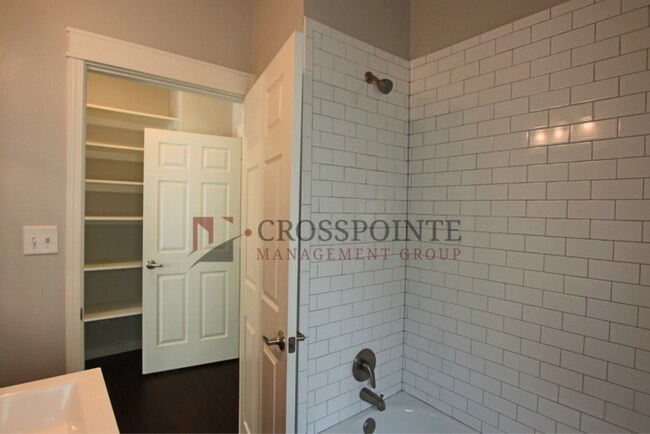 Building Photo - Available Now! 2 bedroom in Historic Charn...