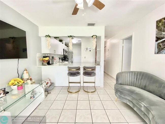 Building Photo - 416 SW 96th Ct