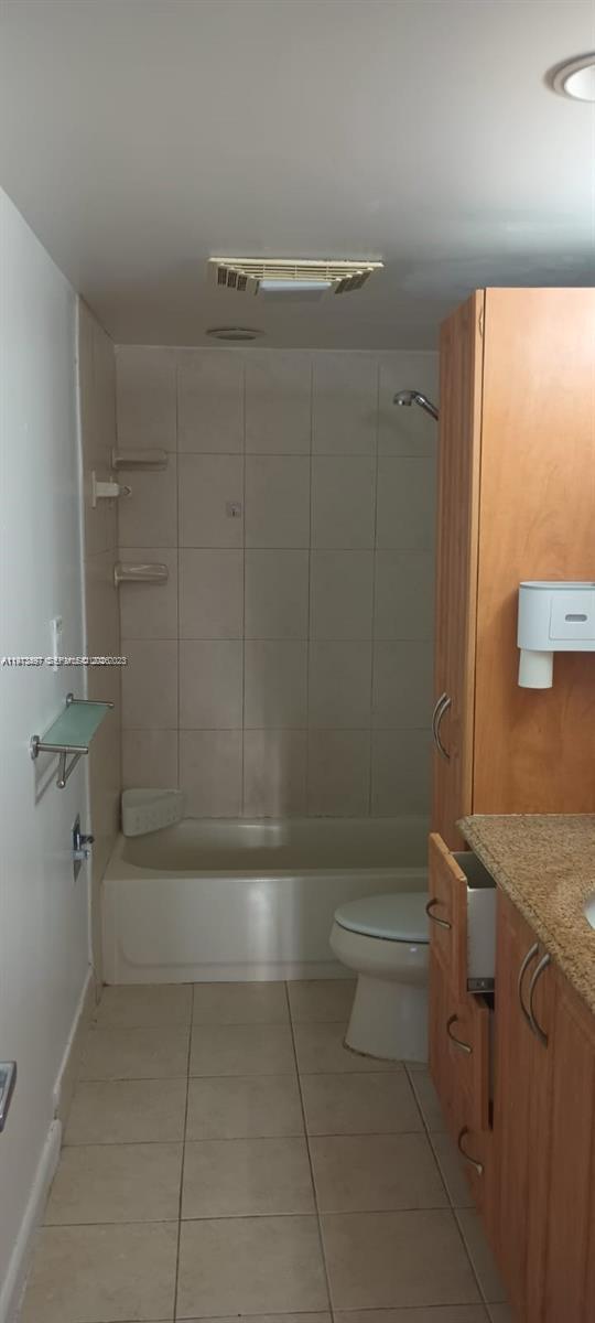 Building Photo - 4222 Inverrary Blvd