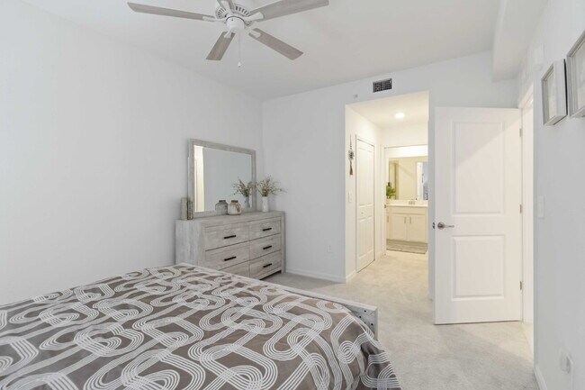 Building Photo - "Fully Furnished 2-Bed, 2-Bath Condo in Wellen Golf!"