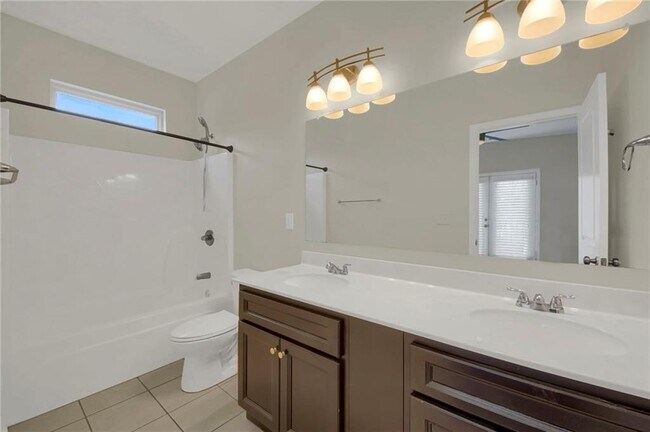 Building Photo - 2042 Bolton Rd NW