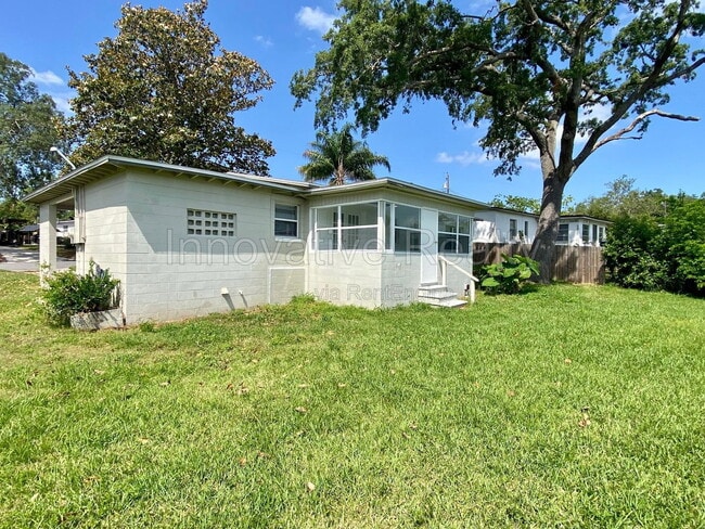 Building Photo - 311 Lake Annie Dr